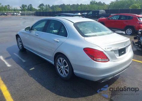 2015 Mercedes-Benz C 300 Luxury/Sport из США, поврежденный, VIN 55SWF4JB1FU087755